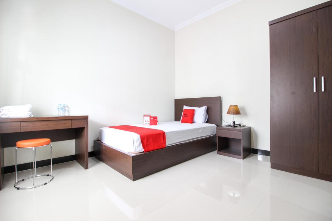 Reddoorz Syariah Plus @ Jakal Bawah 3 Kejayan Exterior foto