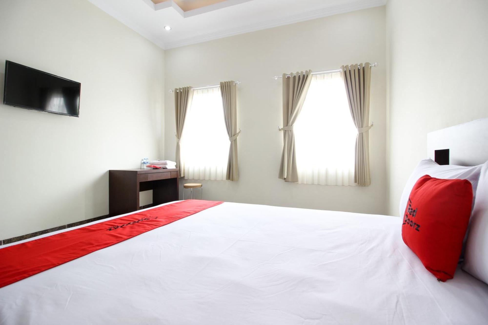 Reddoorz Syariah Plus @ Jakal Bawah 3 Kejayan Exterior foto